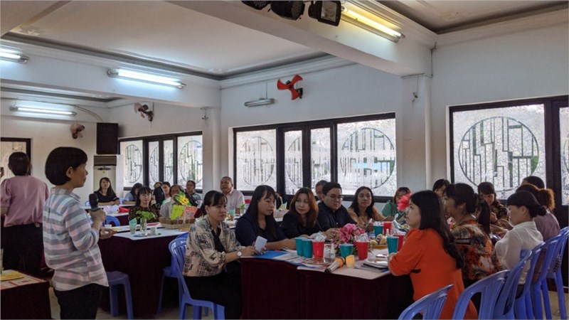 Tập huấn nghiệp vụ thư viện  Giúp học sinh tương tác với sách thông qua các hoạt động đọc  năm học 2020 - 2021.